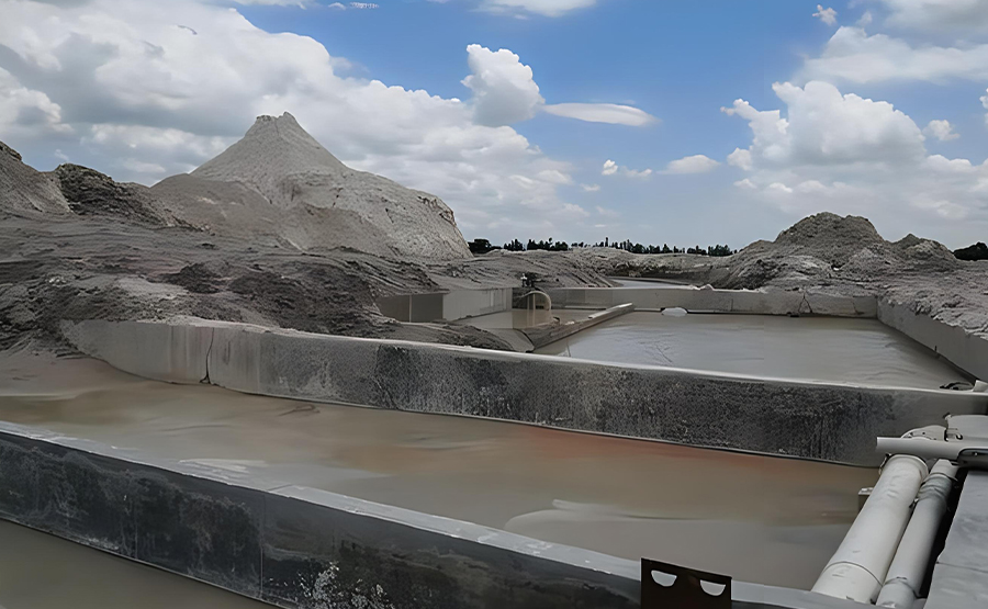 鐵礦尾礦泥漿脫水處理設(shè)備臥螺離心機(jī)(圖1) undefined